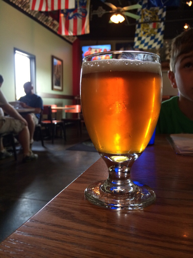 712. 3 Floyds Brewing Co. - War Mullet Double IPA 712. 3 Floyds Brewing Co. - War Mullet Double IPA